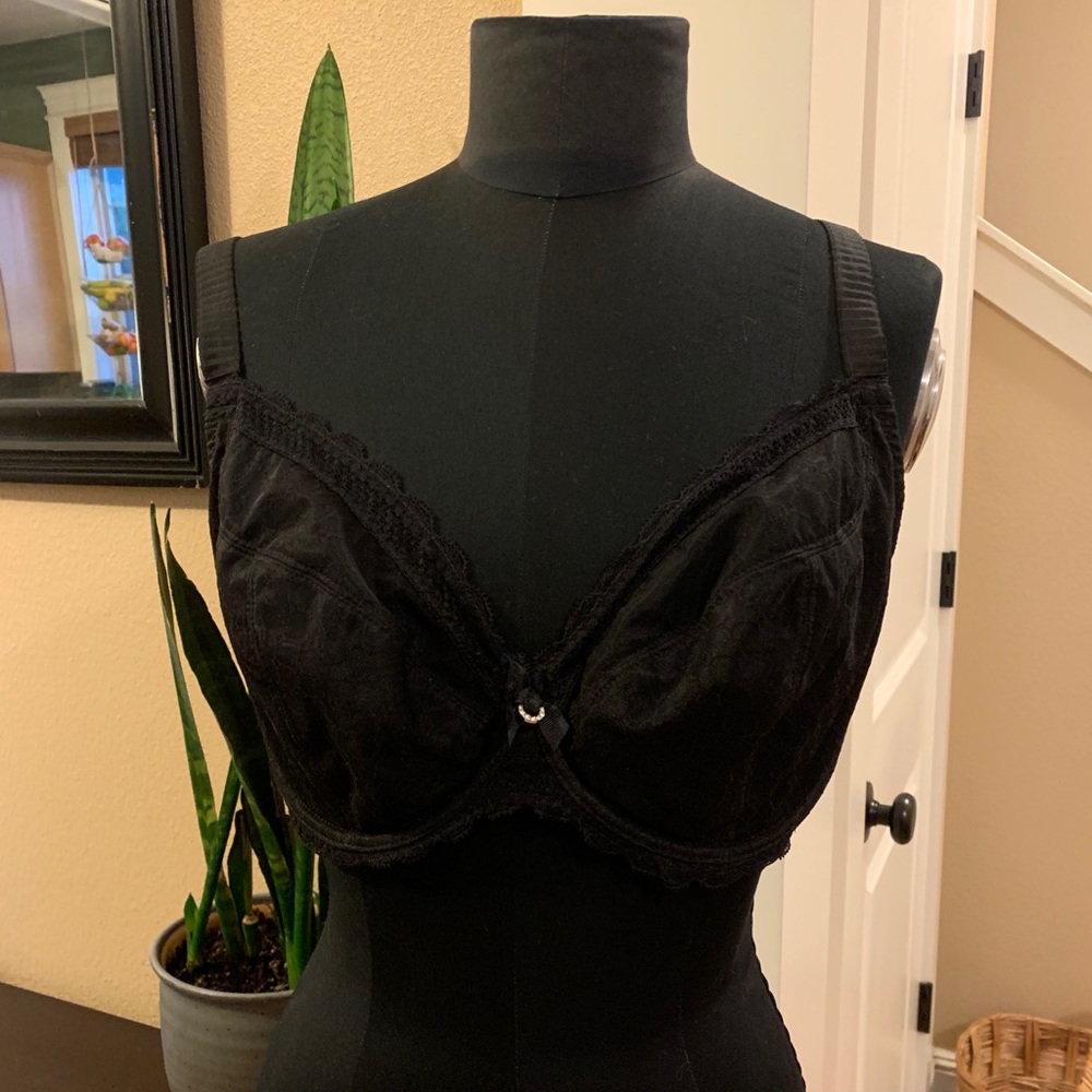 Chantelle lace full coverage bra